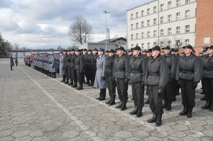 Ślubowanie nowych policjantów i awanse
