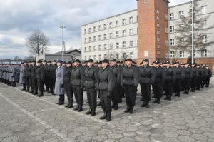 Ślubowanie nowych policjantów i awanse