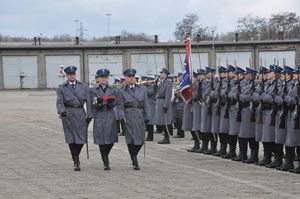 Ślubowanie nowych policjantów i awanse