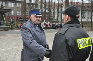 Ślubowanie nowych policjantów i awanse