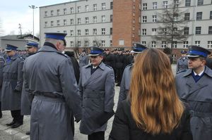 Ślubowanie nowych policjantów i awanse
