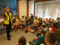 Policjanci na półkolonii w PTTK