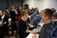 Wspólne dzielenie się opłatkiem