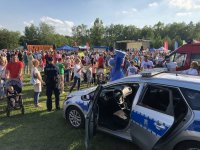 Stoisko profilaktyczne policji w trakcie obchodów Święta Rodziny