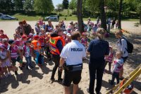 Prezentacja prawidłowego nałożenia kamizelki ratunkowej