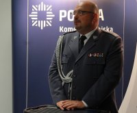 nadinspektor Krzysztof Justyński przemawia do Policjantów  i zgromadzonych gości