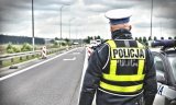 policjant RD w trakcie obserwacji drogi