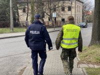 wspólny partol policjant i żołnierz