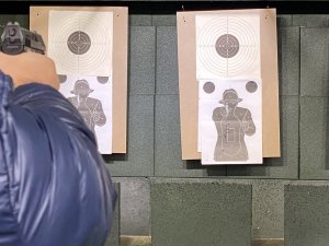 Jaworzniccy policjanci podczas kolejnego w tym roku treningu strzeleckiego