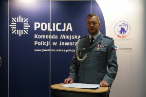 Przemawiający Komendant Miejski Policji w Jaworznie