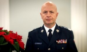 Komendant Główny Policji w mundurze galowym