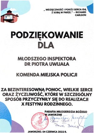 Podziękowania  dla Komendanta Policji za pomoc w organizacji festynu rodzinnego