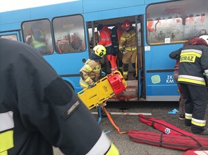 autobus, strażacy