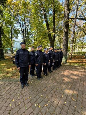 Zdjęcie przedstawia grupę funkcjonariuszy Policji Komendy Miejskiej Policji w Jaworznie