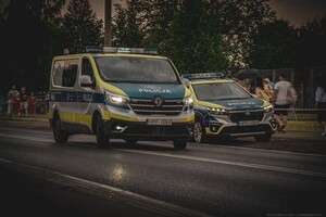 na zdjęciu radiowozy policyjne